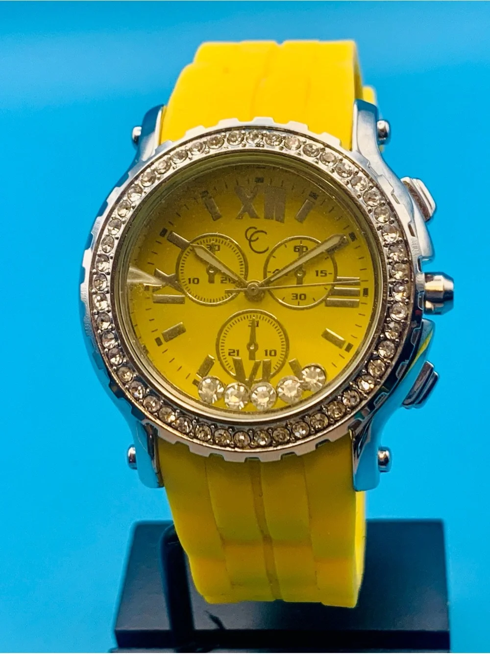 CHARMING CHARLIE 3282 Women’s Quartz Wristwatch Crystal Accents Working New Batt